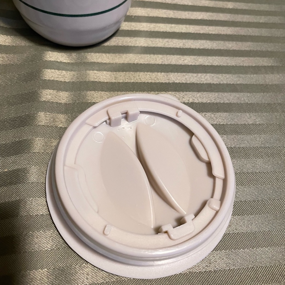 Longaberger  Travel Mug with Christmas Holly around it - Picture 4 of 11